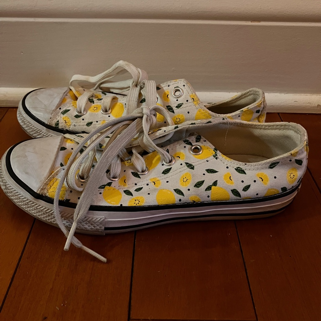 Lemon Converse